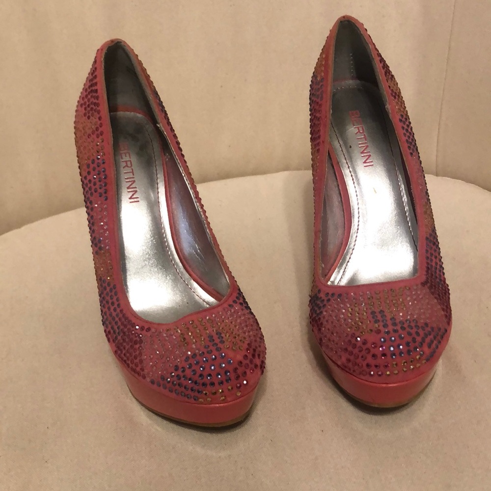 Bertinni pink heels